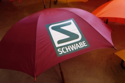 Бордовый зонт с логотипом